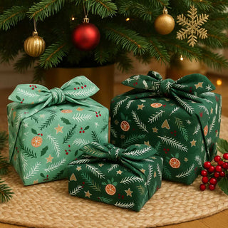 Weihnachtsstoff Baumwolle dunkelgrün – Sterne, Herzen & Tannenzweige