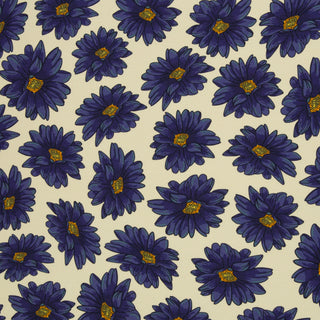 Modal French Terry Stoff mit grossen Margeriten in Nachtblau auf Creme – Muster im Detail