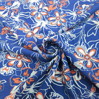 Viskose Stoff – Blumen in Rost & Hellgrau auf tollem Jeansblau