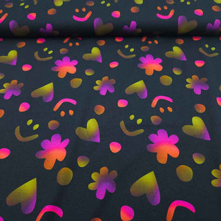 Baumwolljersey Stoff – Smiley, Herzen & Blumen auf Schwarz