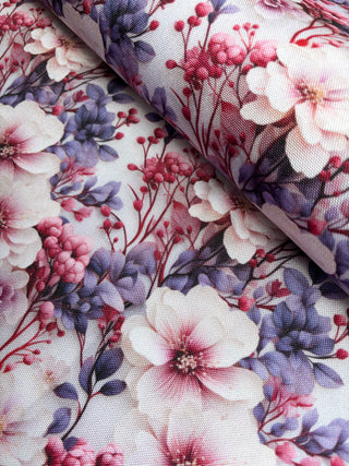 Oxford Stoff von Sarah Mariam – Blüten in Rosa & Flieder auf Weiss – Ansicht 4