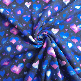 Alpenfleece Stoff – Herzen auf Blau