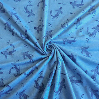 Baumwolljersey Stoff - Elegante Koi-Fische auf Rauchblau