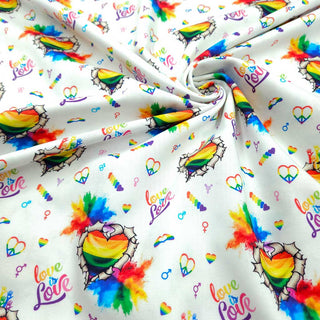 Baumwoll Satin Stoff – Regenbogen Herzen Love is Love auf Weiss