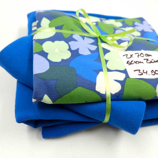 Stoffpaket 1,9 m – Baumwolljersey Blumen in Royalblau & Grün – Ansicht 2