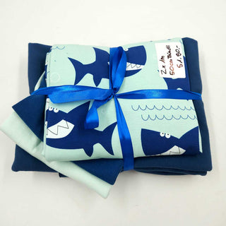 Stoffpaket 2,5 m – Baumwolljersey Lustige Haifische in Mint & Dunkelblau
