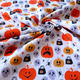 Baumwollstoff Stoff - Halloweenkürbise auf weiss