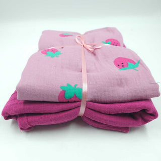 Stoffpaket 2,4 m – Musselin Erdbeeren in Rosa & Fuchsia – Ansicht 2