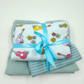 Stoffpaket 2,25 m – Baumwolljersey Blumige Gitarren in Hellblau & Salbei
