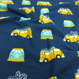 Baumwolljersey Stoff – Bulli-Busse in Senfgelb und Mint auf Nachtblau