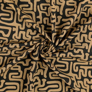 Viskose Popeline Stoff Grafisches Labyrinth in Karamell auf Schwarz als Meterware