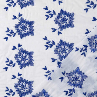 Baumwoll Embroidery Stoff – Gestickte Blumen in Weiss Blau