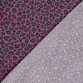 Baumwollstoff Popeline Leopardenmuster in Pink auf Aubergine – weiteres Stoffbild