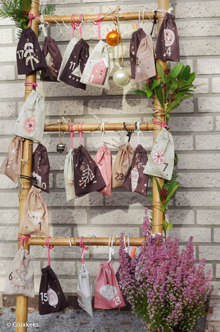 Baumwollstoff Panel – Adventskalender mit 24 Säckchen in Altrosa & Taupe – Ansicht 3