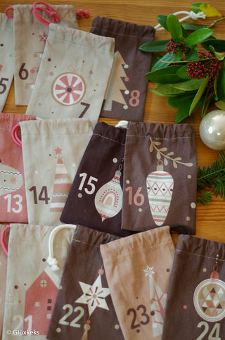 Baumwollstoff Panel – Adventskalender mit 24 Säckchen in Altrosa & Taupe – Ansicht 7