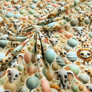 Detailansicht Bio Jersey „Safari Balloons“ – niedliche Safari-Tiere und Ballons auf hellem Grund, GOTS-zertifiziert