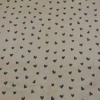 Glatter Musselin Stoff in Beige mit schwarzen Herzen – Oeko Tex zertifiziert, ideal für Kleidung, Babyartikel und Deko