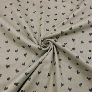 Glatter Musselin Stoff in Beige mit schwarzen Herzen – Oeko Tex zertifiziert, ideal für Kleidung, Babyartikel und Deko