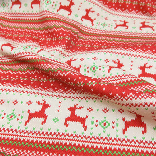 Sweatshirt Stoff Weihnachten – Detailansicht weihnachtlicher Stoff mit Rentier & Herzchen-Motiv, Stoffrestposten Schweiz