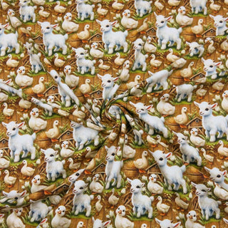 Bio Jersey Stoff „Farm Friends“ mit Ziegen, Enten und Küken auf Bauernhof-Hintergrund – GOTS-zertifiziert, ideal für Kinderkleidung