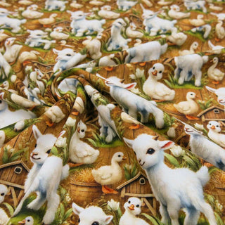 Bio Jersey Stoff „Farm Friends“ mit Ziegen, Enten und Küken auf Bauernhof-Hintergrund – GOTS-zertifiziert, ideal für Kinderkleidung