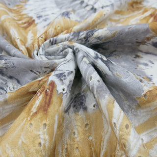 Baumwollstoff mit floraler Lochstickerei und Batik-Design – leichter, atmungsaktiver Stoff für Sommerkleidung und Accessoires – Stoffrestposten