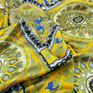 Satin Stoff – Ornament Gelb & Blau
