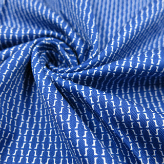 Baumwolle - Klassisches Muster auf Blau Stoffrestposten