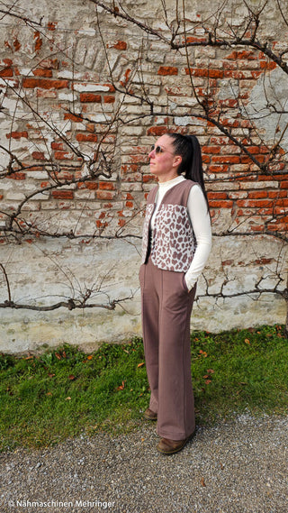 Jacquard Jersey Stoff – Leopardenmuster in Mocca auf Naturweiss – Ansicht 4