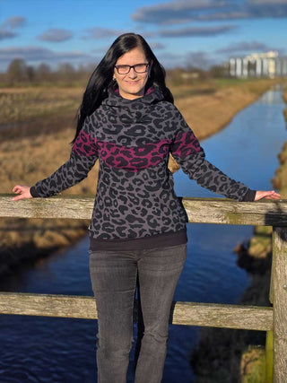 Sweat Stoff - Leo-Print in Anthrazit/Schwarz